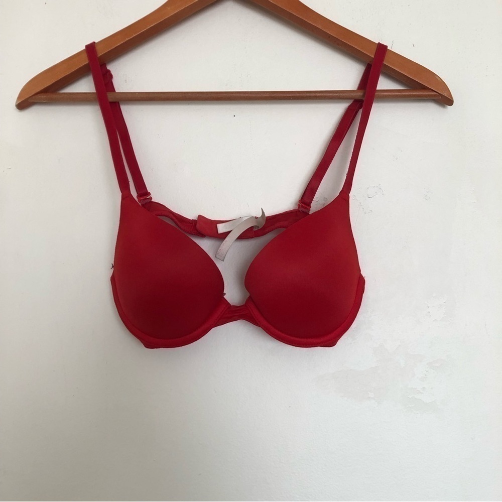 Pink Victoria's secret bra